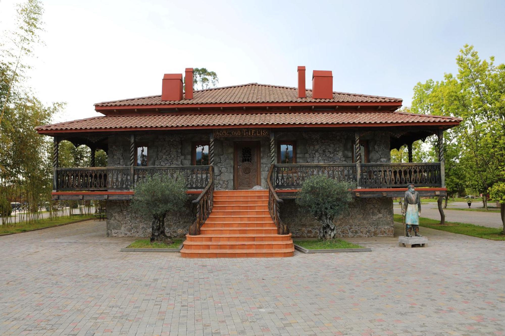Hotel Chateau Kvirike Boboqvati Екстериор снимка